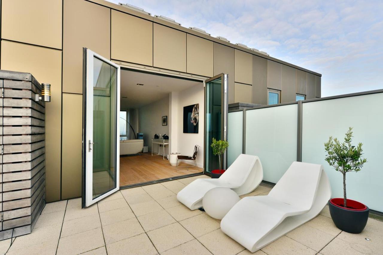 Bird's Eye View - Luxury 2bdr Penthouse In * London