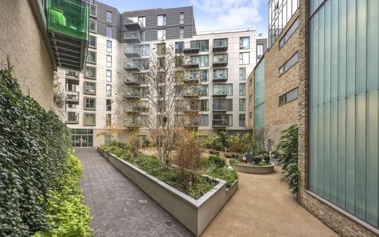 Bird's Eye View - Luxury 2bdr Penthouse In Apartment *