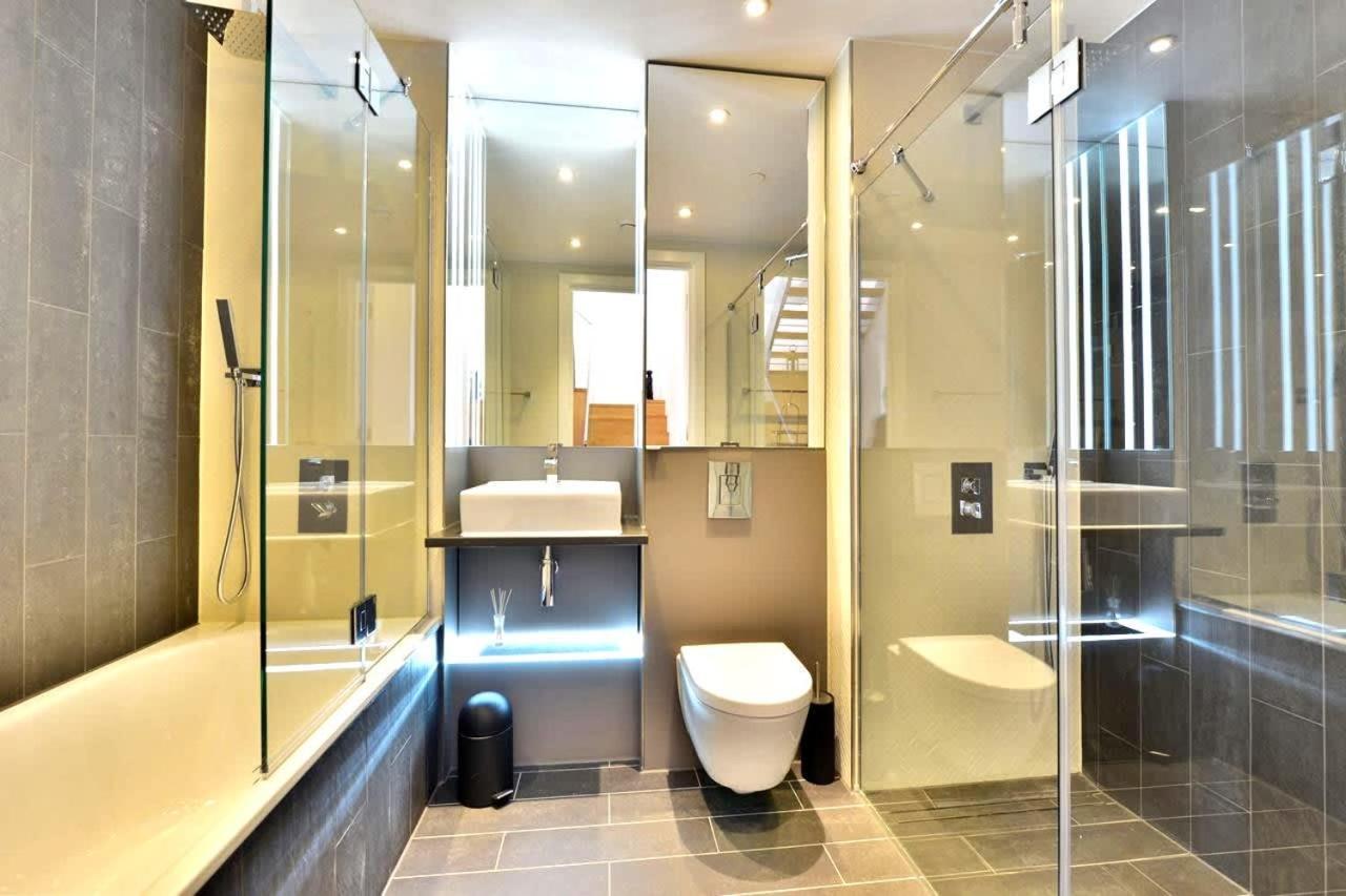 Bird's Eye View - Luxury 2bdr Penthouse In Appartamento